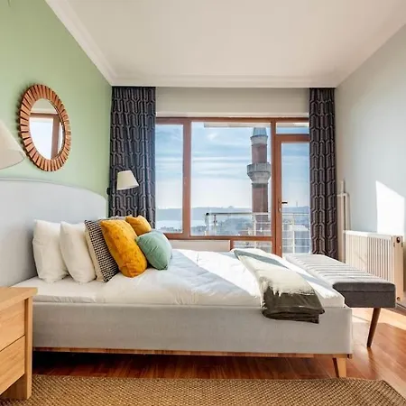 Bosphorus View With 3 Bedrooms *