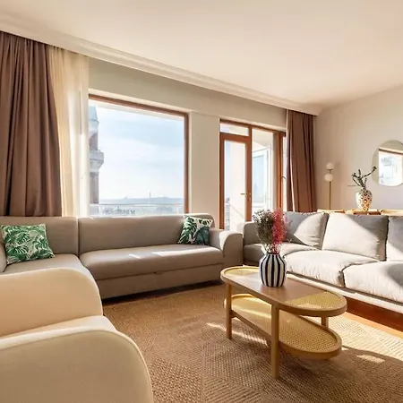 Bosphorus View With 3 Bedrooms Istanbul