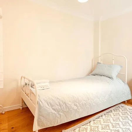 Cozy 2-bedroom Apartment
