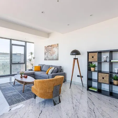 Beautiful Bright Deluxe 1bd Poolviews! #311 Apartment