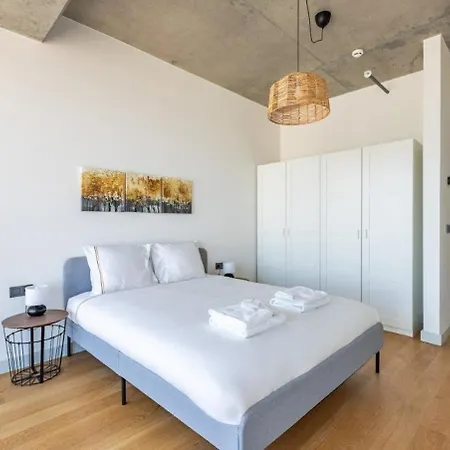 Beautiful Bright Deluxe 1bd Poolviews! #311 Apartment Istanbul