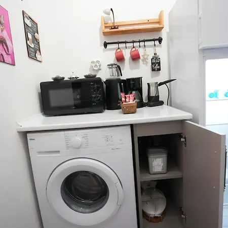 Apartamento 50 Steps To Tram,central And Stylish