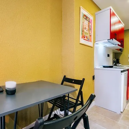 Cozy And Modern 2br With 2ba In Historic Yedikule 아파트