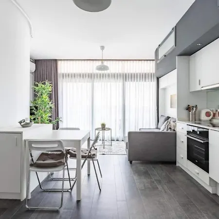 Gorgeous W Stunning Views Patio! #361 Istambul