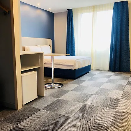 Express Istanbul-altunizade By Ihg מלון