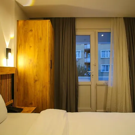 Kaya Saw * Provincia di Istanbul