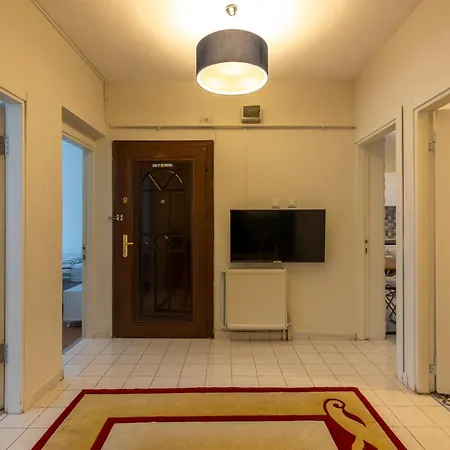 In The Centre Of Taksim And Galataport 3 Bedroom And 1 Living Apartamento