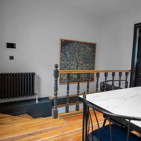 Daire Designed 2br Rooftop Duplex With Private Terrace