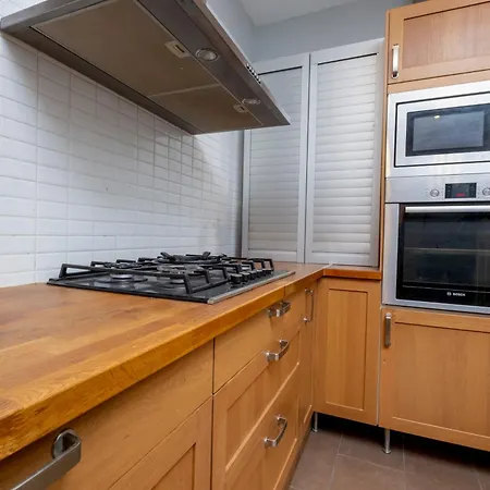 Fourlex Single Detached House - 2 Bathrooms - Location - Private Terrace * Istanbul