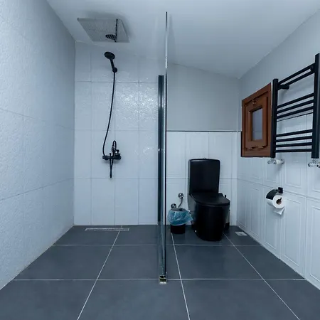 Fourlex Single Detached House - 2 Bathrooms - Location - Private Terrace Vilă