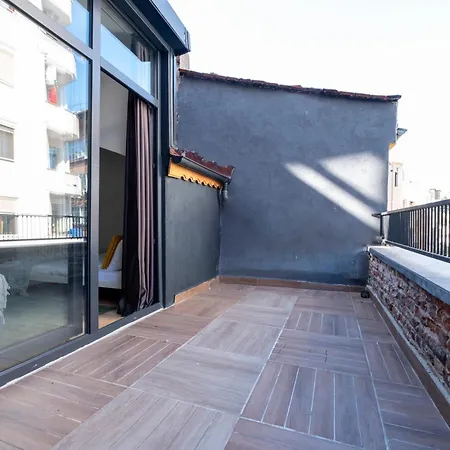 Fourlex Single Detached House - 2 Bathrooms - Location - Private Terrace * Istanbul