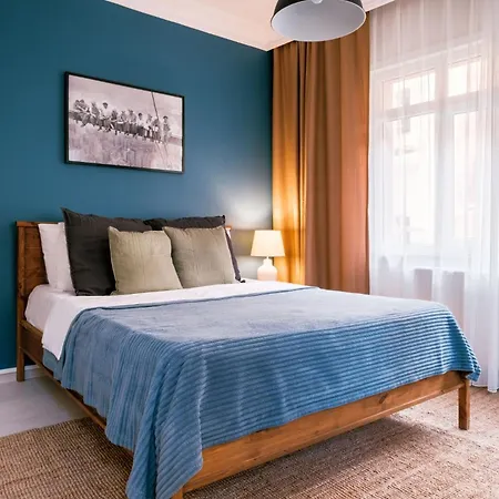Modern Spacious Flat W Balcony 5 Min To Taksim Istanbul