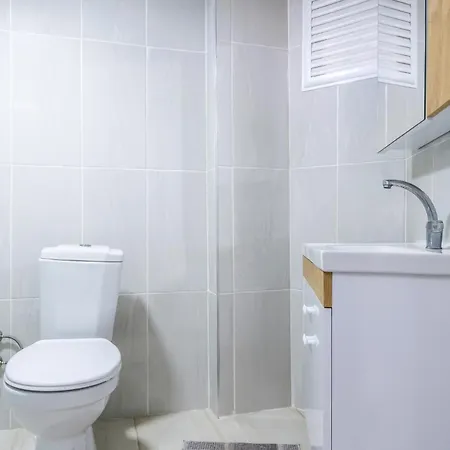 Flat W Balcony 10 Min To Uskudar Coast Estambul