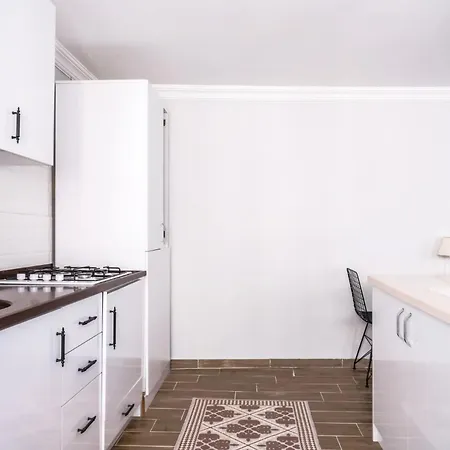 Flat W Balcony 10 Min To Uskudar Coast Apartamento Estambul
