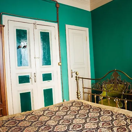 Apartment Akin House *