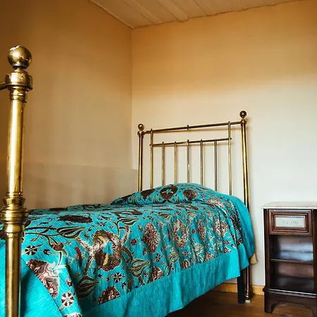 Akin House *