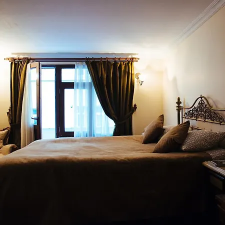 Apartment Akin House