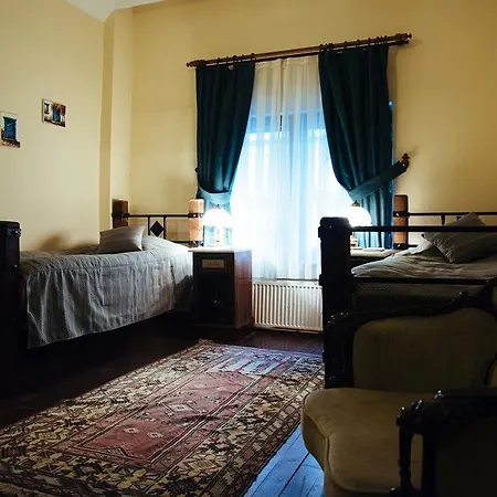 Apartment Akin House *