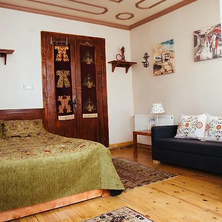 Apartment Akin House *