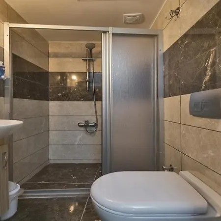 Metrolux Hotel