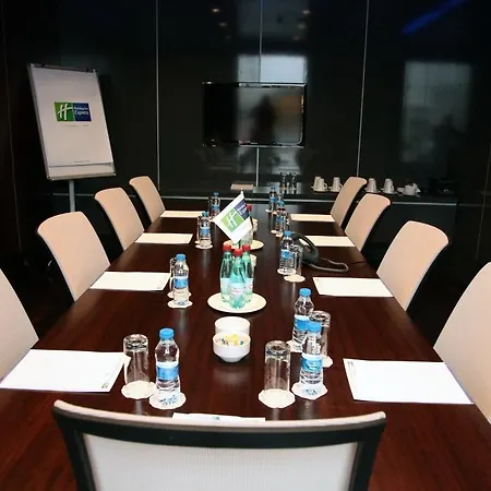 Hotel Express Istanbul-ora 3*
