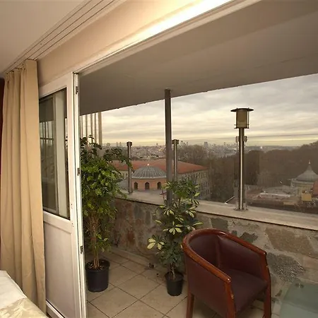 Aquarium Hotel 3*