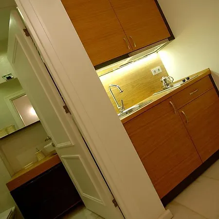 Mayer Cihangir Suites *