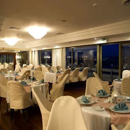 Ramada By Wyndham Old 4*