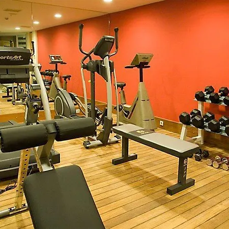 Hotel Ramada By Wyndham Old 4*