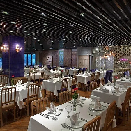 Hotel Sura Design & 4*