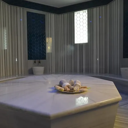 Wyndham Grand Europe 5*