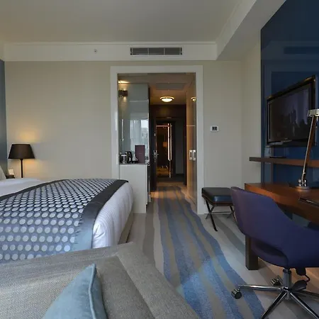 Wyndham Grand Europe Hotel