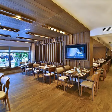 Ramada By Wyndham Old Hotel