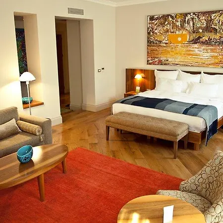 Tomtom Hotel