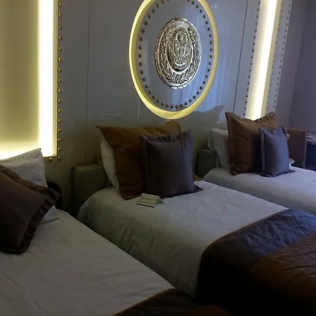 Hotel Sura Design & 4*