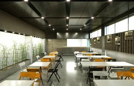 מלון Sapko Airport 3*