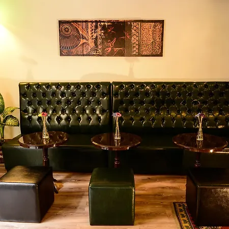 Lancelot Hotel