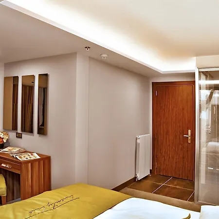 Hotel The 22 3*