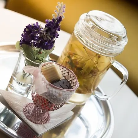 Liv Hotel