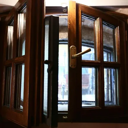 Noble House Galata 3*