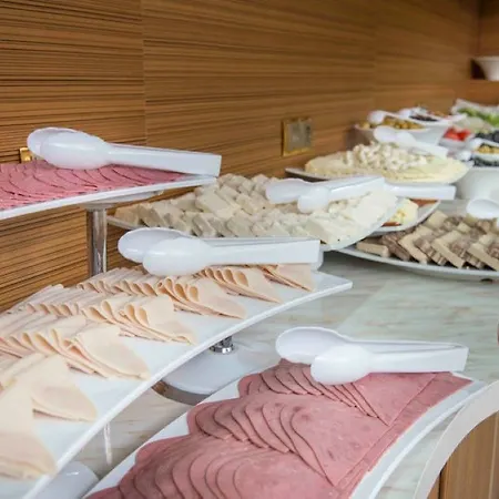 Midmar Deluxe Hotel