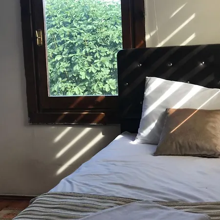 Qonaq Hotel