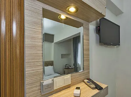 Metrolux Hotel