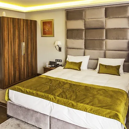 Hotel The 22 3*