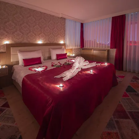 Hotel Grand Zentrum & Cafe Restaurant - Taksim Square 3*