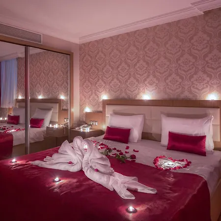 Grand Zentrum & Cafe Restaurant - Taksim Square Hotel 3*