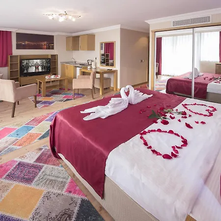 Hotel Grand Zentrum & Cafe Restaurant - Taksim Square