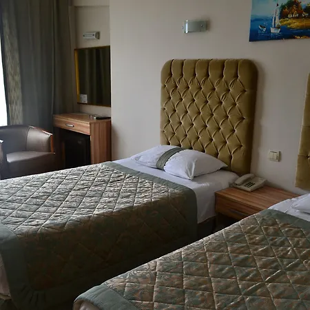 Grand Ant Hotel 3*