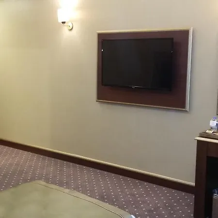 Mb Deluxe 4*