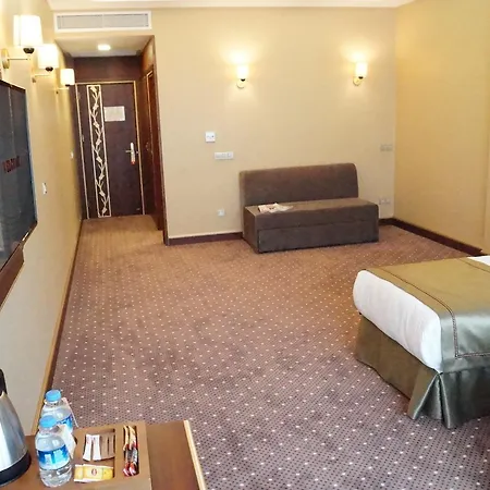 Hotel Mb Deluxe